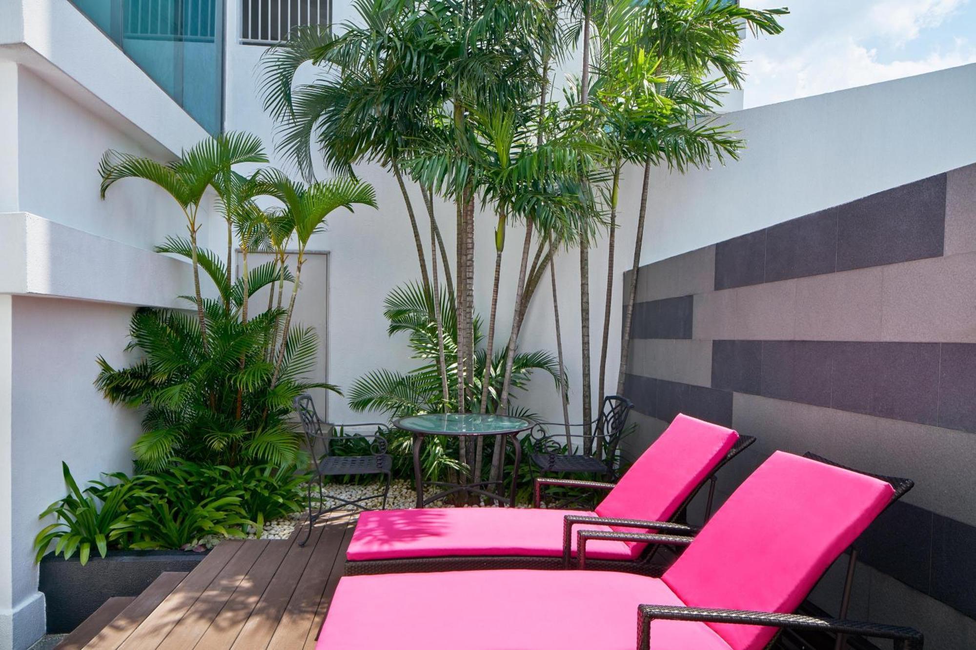 Le Méridien Kuala Lumpur Exterior foto The hotel's pool
