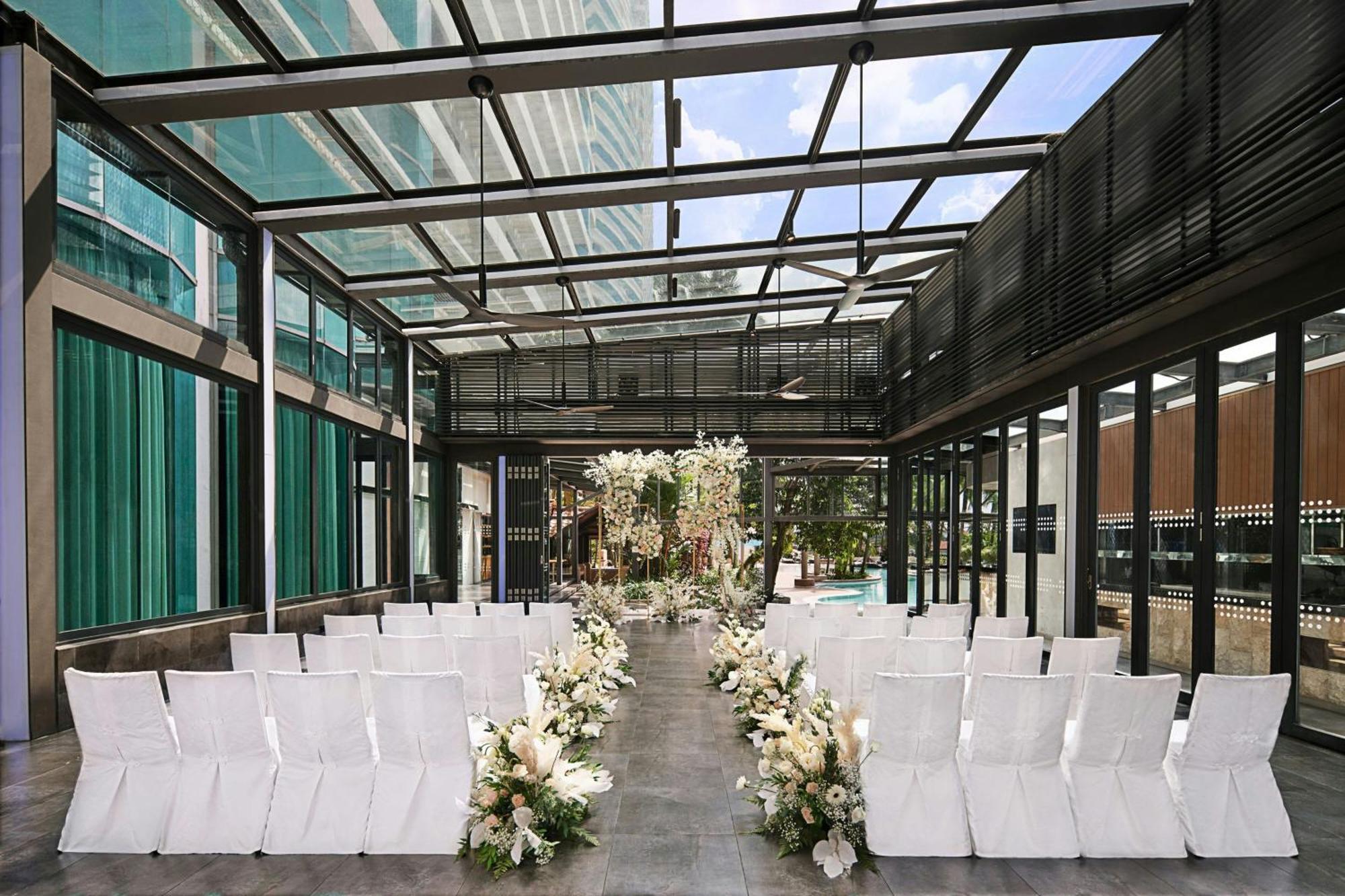 Le Méridien Kuala Lumpur Exterior foto The Glasshouse